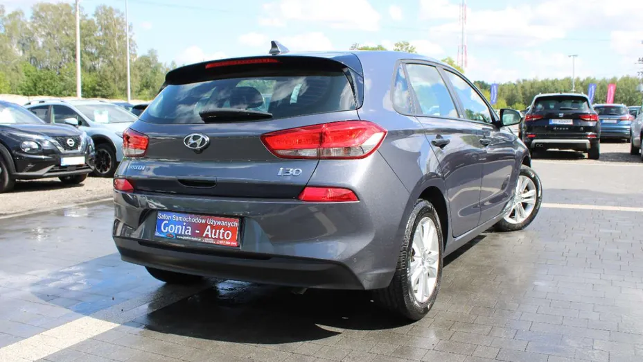 HYUNDAI i30 -
