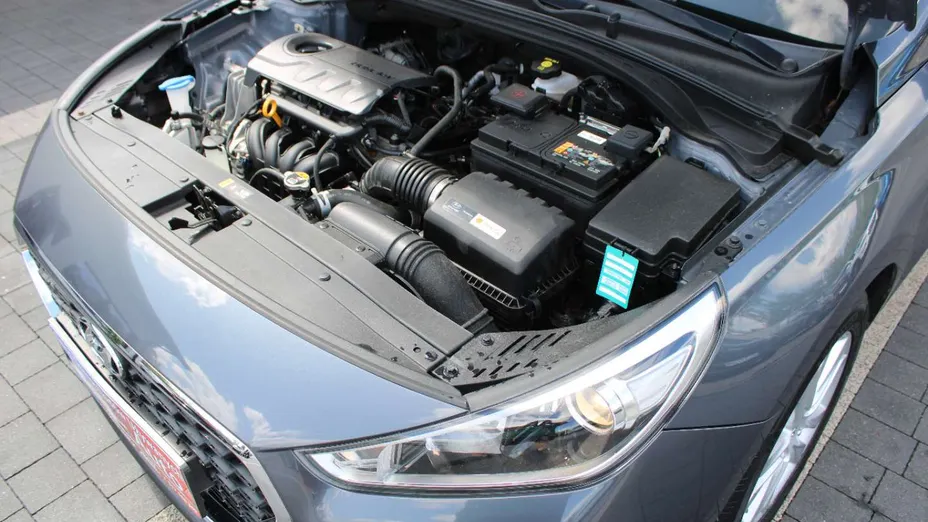 HYUNDAI i30 -