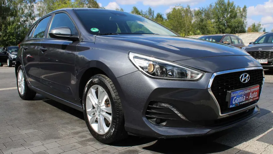 HYUNDAI i30 -