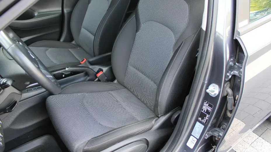 HYUNDAI i30 -