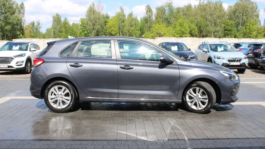 HYUNDAI i30 -