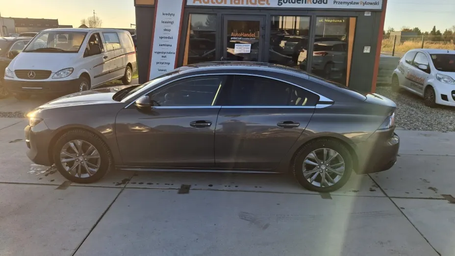 PEUGEOT 508 -