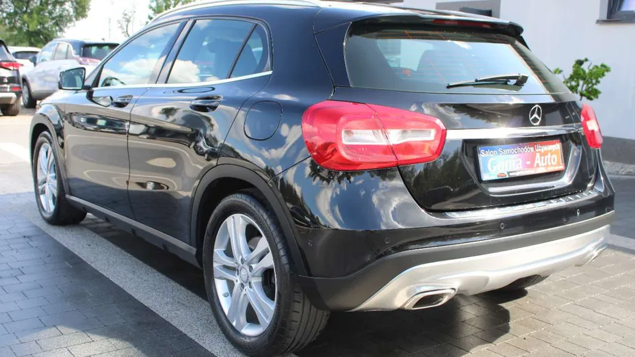 MERCEDES-BENZ GLA -