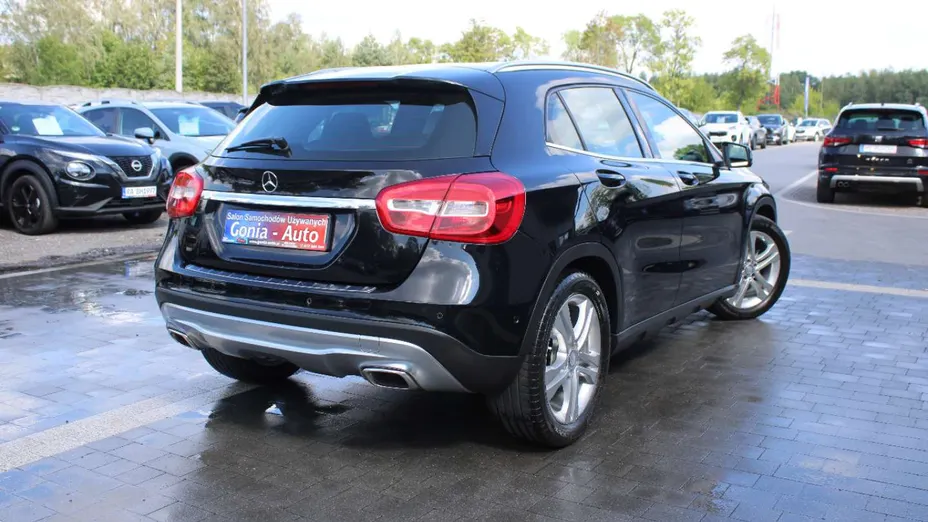 MERCEDES-BENZ GLA -
