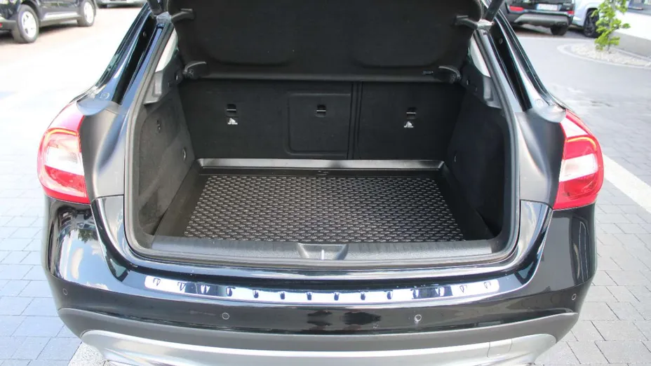 MERCEDES-BENZ GLA -