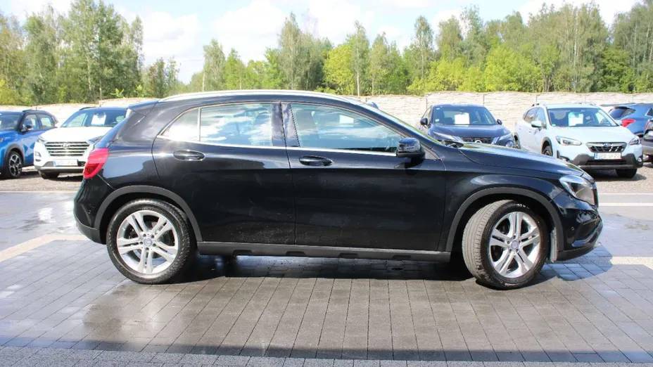 MERCEDES-BENZ GLA -
