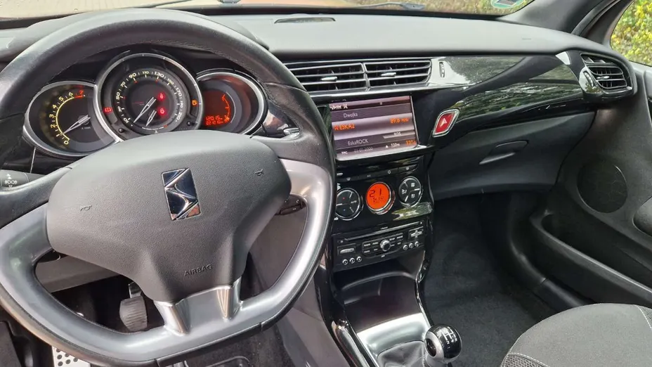 CITROEN DS3 -