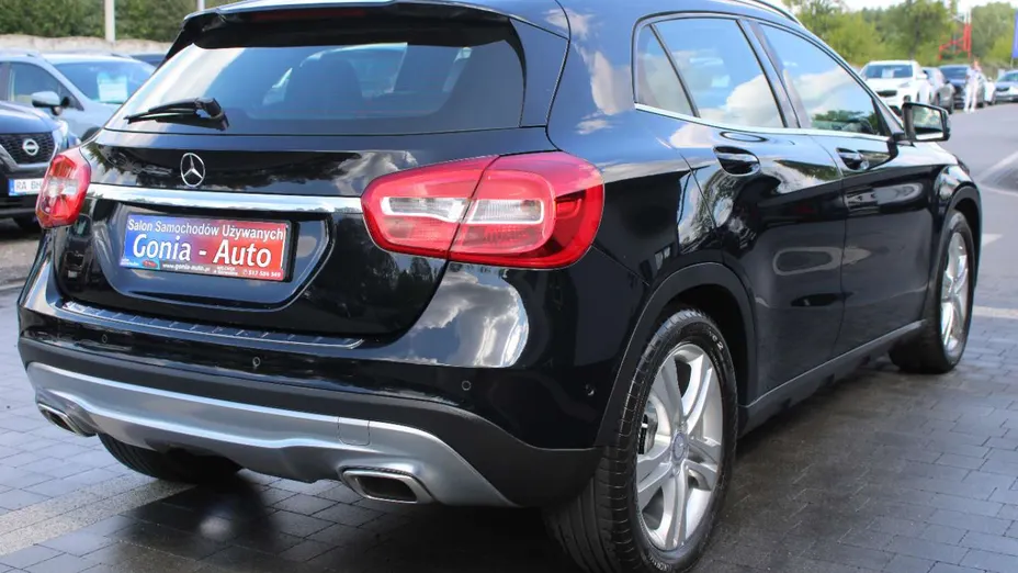 MERCEDES-BENZ GLA -
