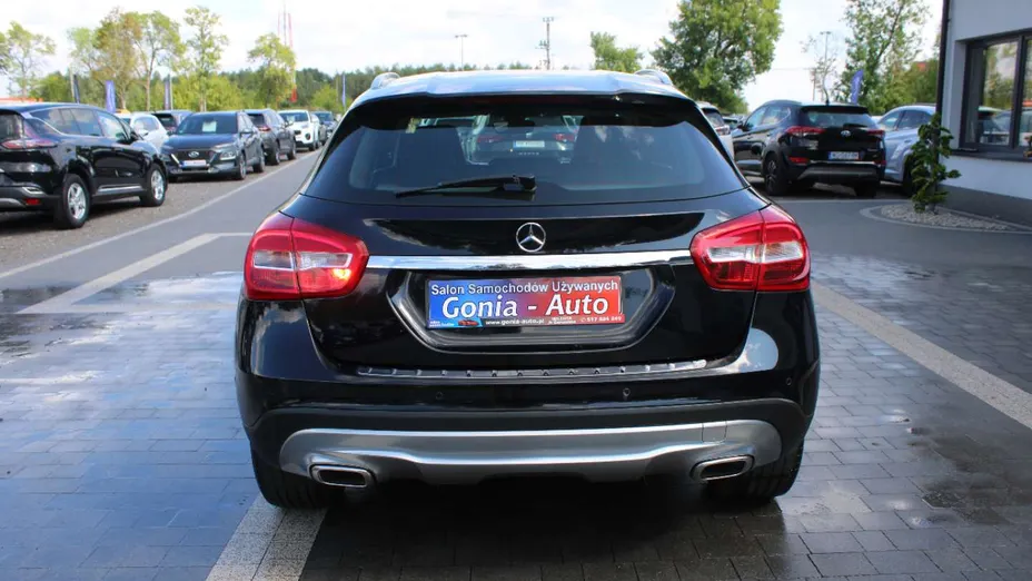 MERCEDES-BENZ GLA -