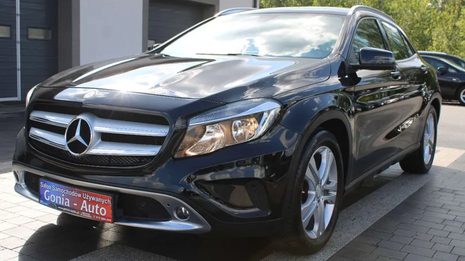 MERCEDES-BENZ GLA -