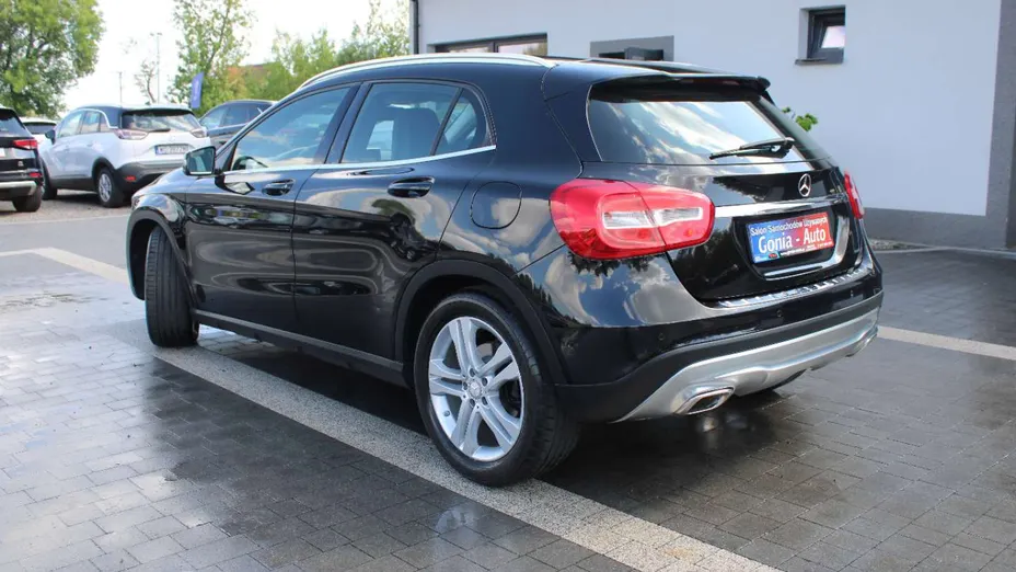 MERCEDES-BENZ GLA -