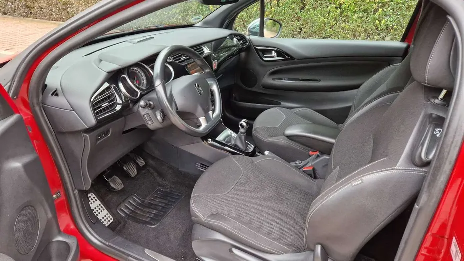 CITROEN DS3 -