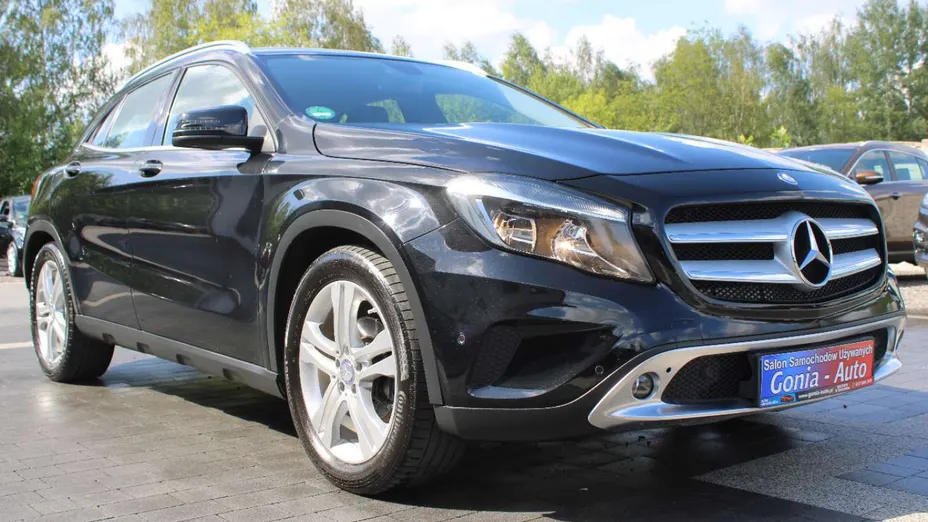 MERCEDES-BENZ GLA -