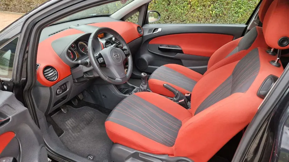 OPEL Corsa -