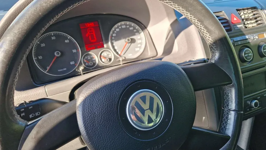 VOLKSWAGEN Touran -