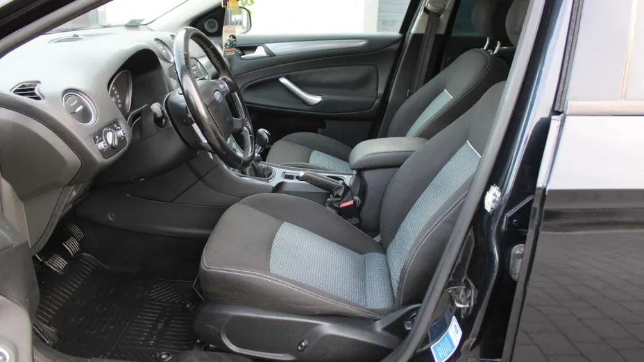 FORD Mondeo -