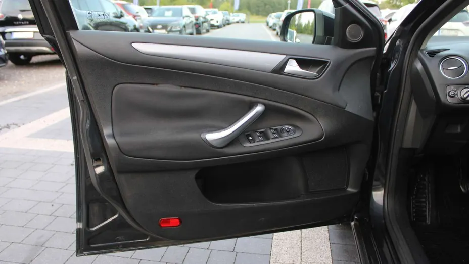 FORD Mondeo -