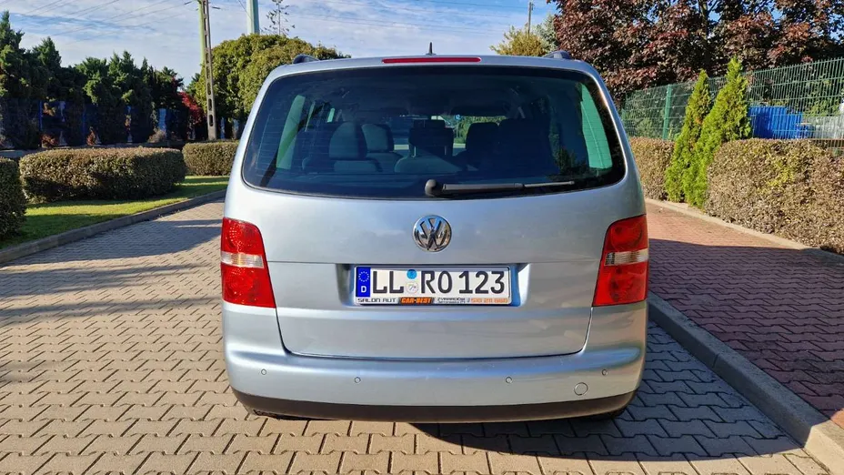 VOLKSWAGEN Touran -
