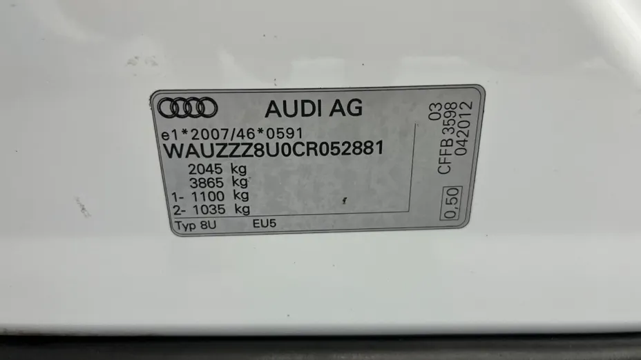 AUDI Q3 -