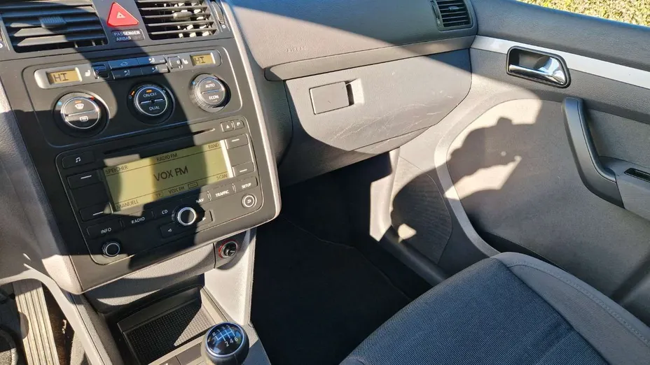 VOLKSWAGEN Touran -