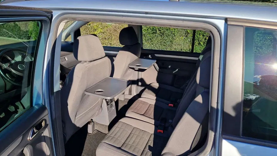 VOLKSWAGEN Touran -