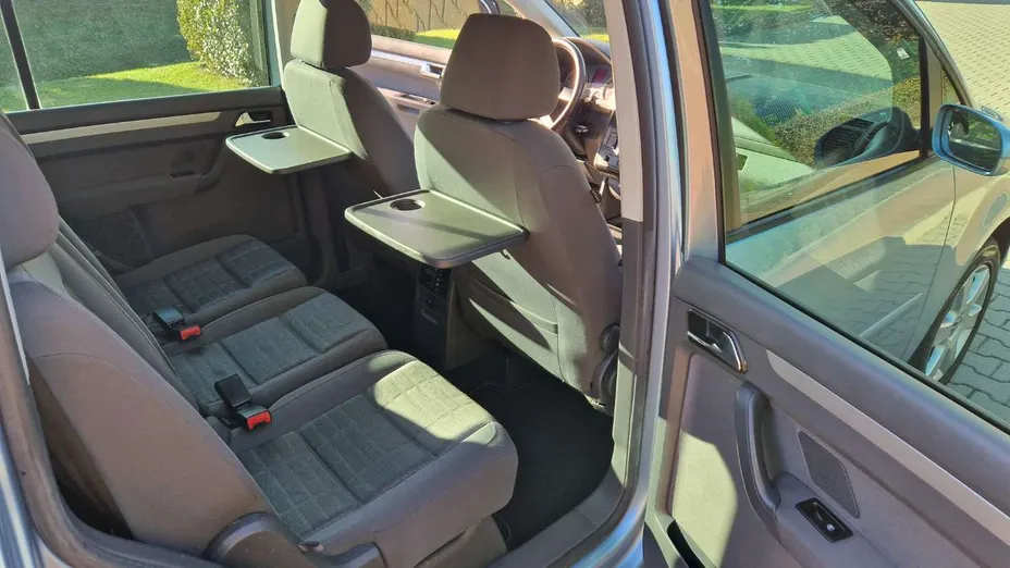 VOLKSWAGEN Touran -