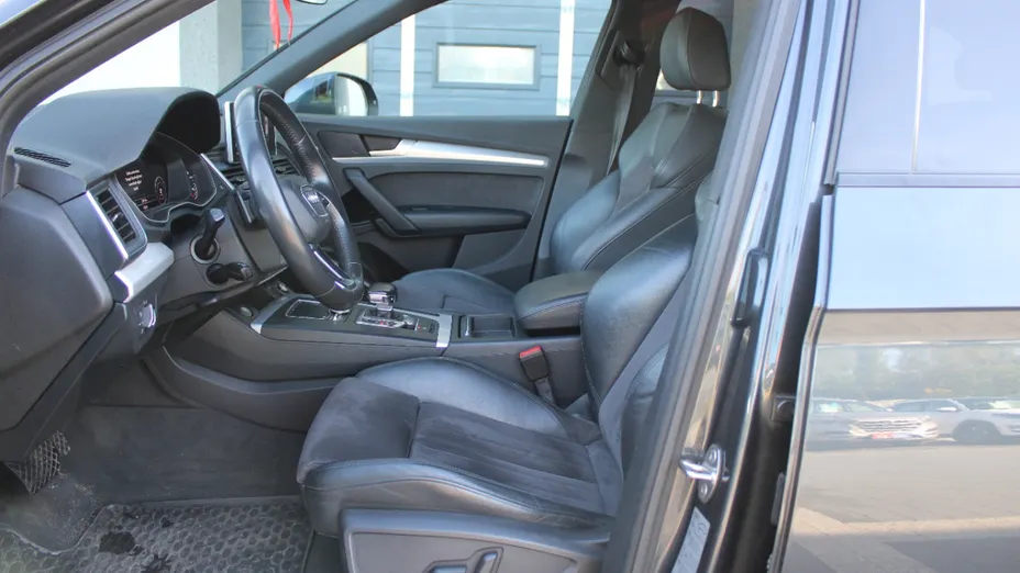 AUDI Q5 -