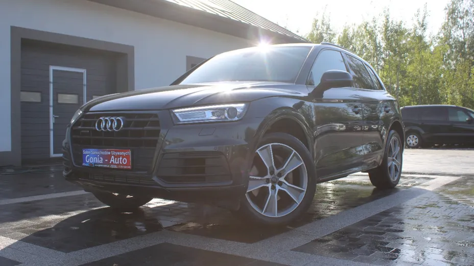 AUDI Q5 -
