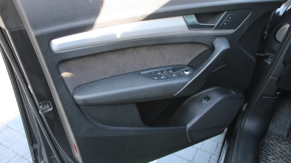 AUDI Q5 -