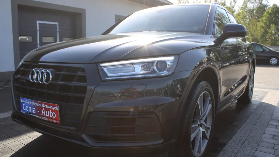 AUDI Q5 -