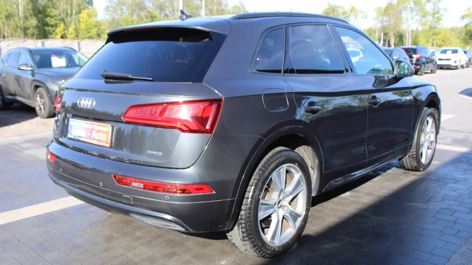 AUDI Q5 -