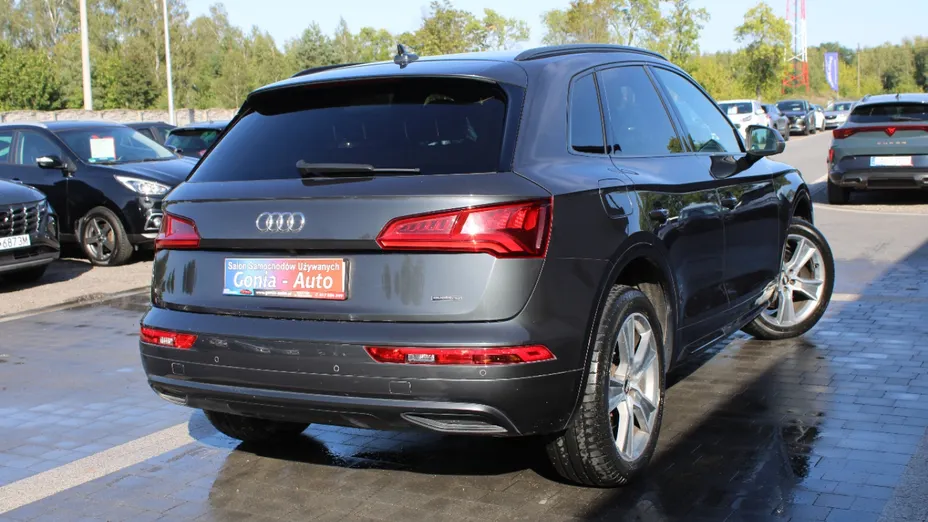 AUDI Q5 -