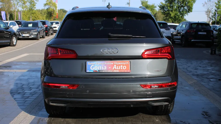 AUDI Q5 -
