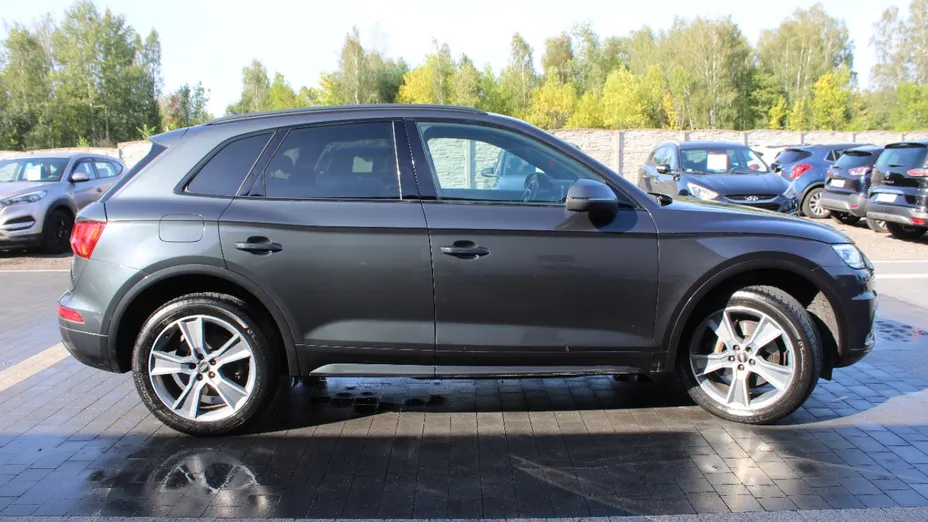 AUDI Q5 -