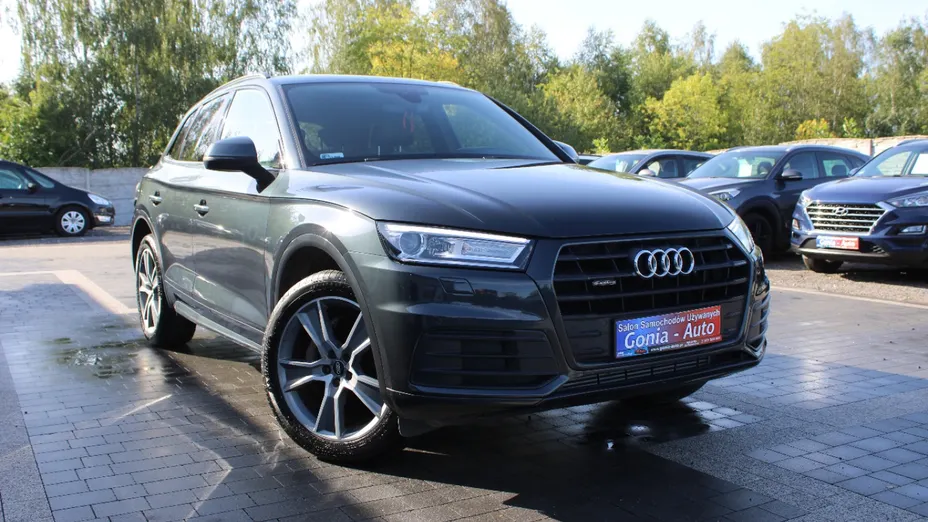 AUDI Q5 -