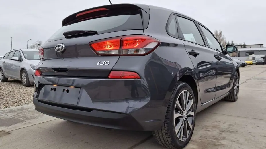 HYUNDAI i30 -