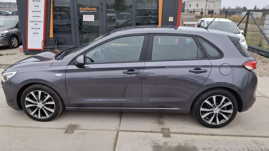 HYUNDAI i30 -