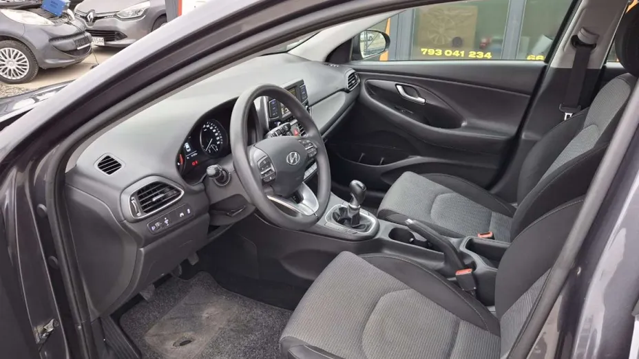 HYUNDAI i30 -