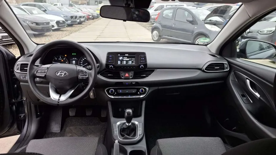 HYUNDAI i30 -