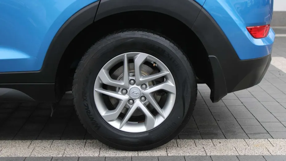 HYUNDAI Tucson -
