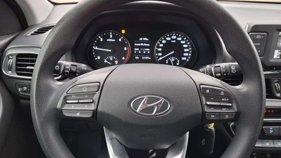 HYUNDAI i30 -