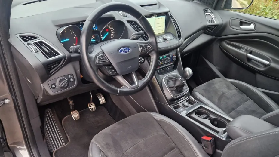 FORD Kuga -