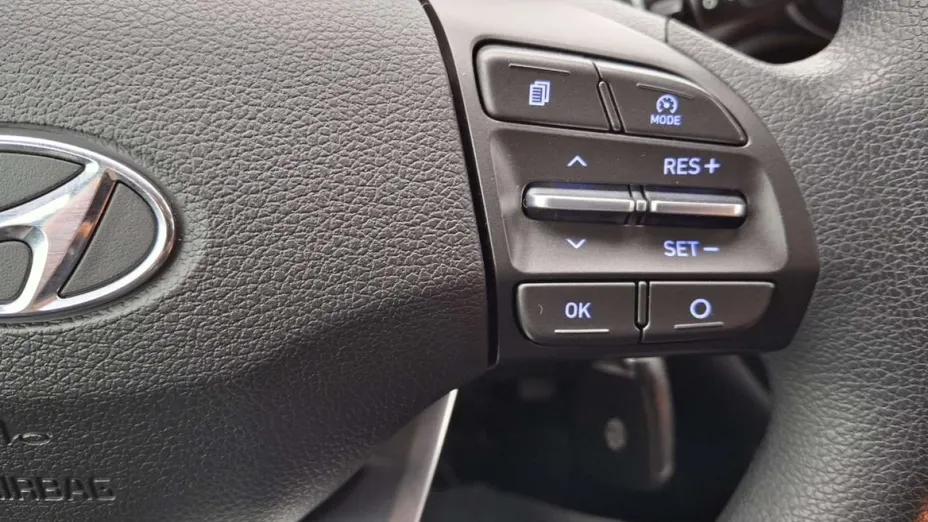 HYUNDAI i30 -