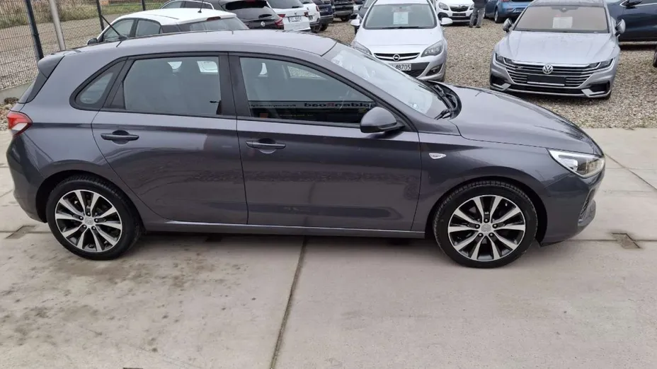 HYUNDAI i30 -