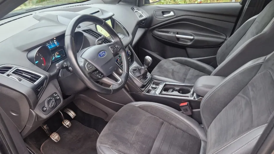 FORD Kuga -