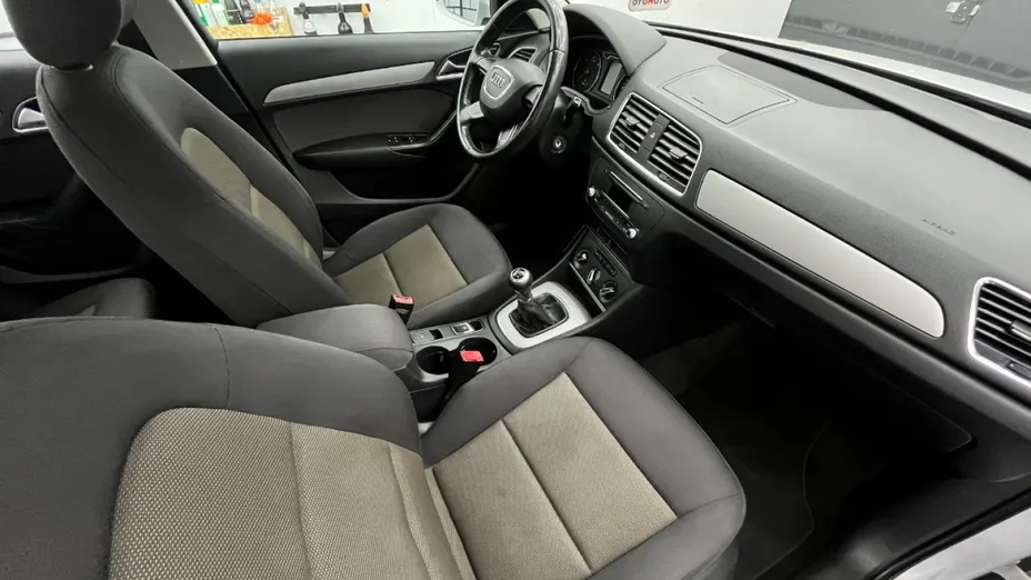 AUDI Q3 -