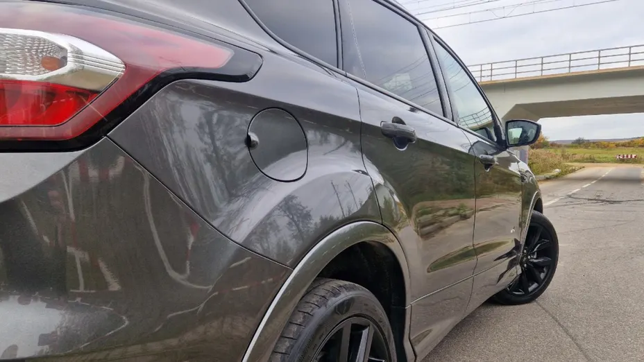 FORD Kuga -