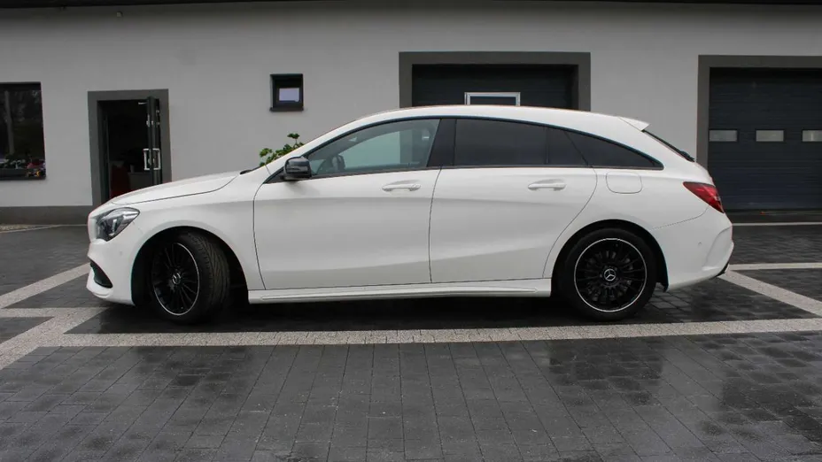 MERCEDES-BENZ CLA -