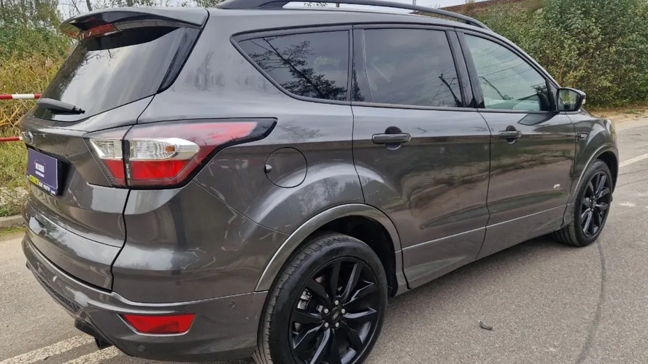 FORD Kuga -