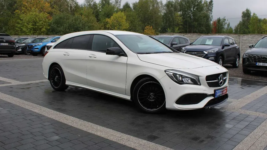 MERCEDES-BENZ CLA -
